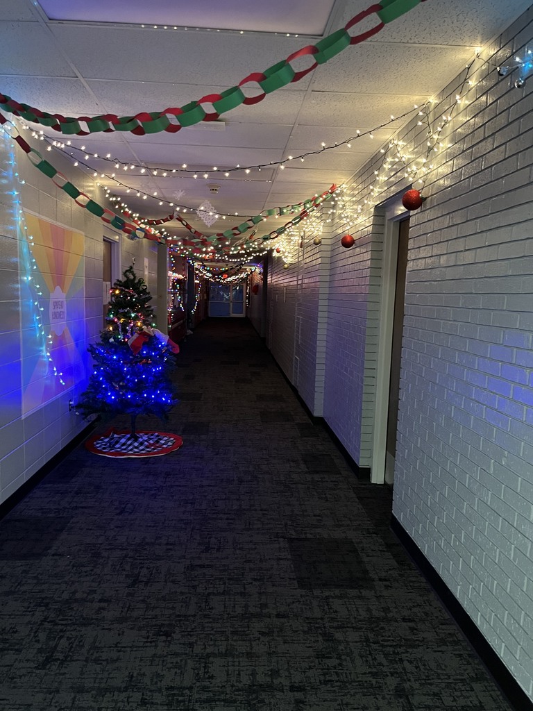 7/8 Grade hallway